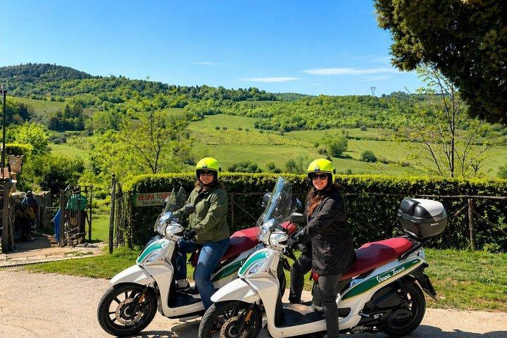 Chianti Scenic Drive with Wine Tastings & Tuscan Lunch