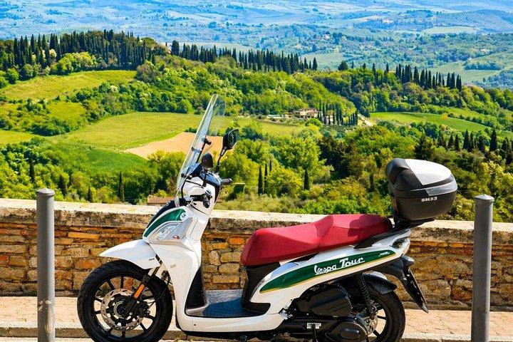 Chianti Scenic Drive with Wine Tastings & Tuscan Lunch