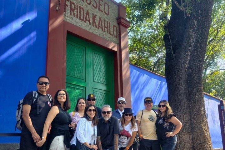 3-in-1 Tour: Frida Kahlo Museum, Coyoacan and Xochimilco Small Group