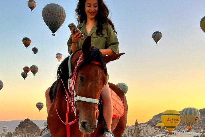 Cappadocia: Horseback Riding in Valleys Sunset & Daytime
