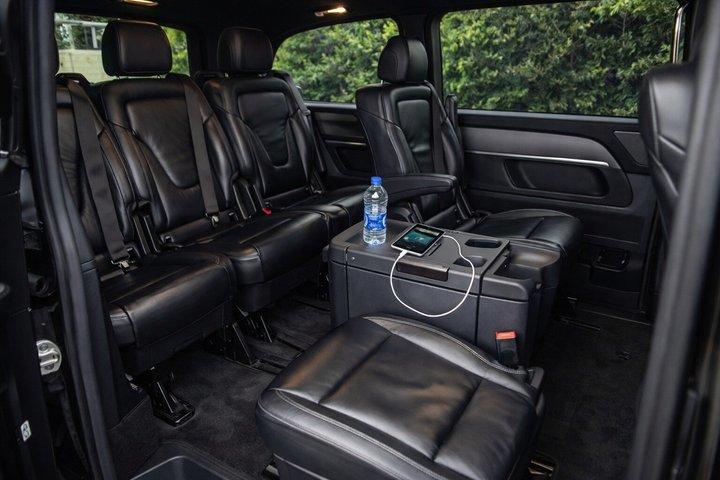 Private Giants Causeway Tour Luxury V Class from Ireland