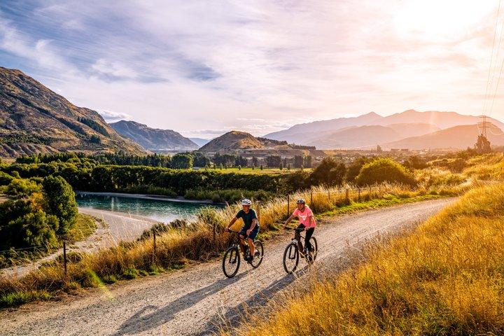 Arrowtown to Queenstown Full-Day Bike Adventure