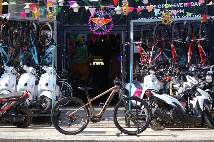 Premium Rental E-Bike in Siem Reap: E-MTB Giant