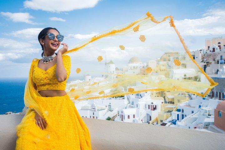 Solo Traveler Mini Photo Session in Oia
