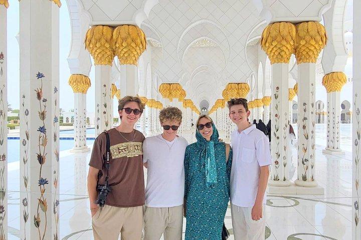 Abu Dhabi City Tour: Modern & Cultural Highlights with Transfers