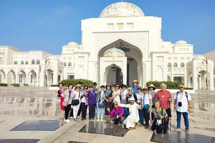 Abu Dhabi City Tour: Modern & Cultural Highlights with Transfers