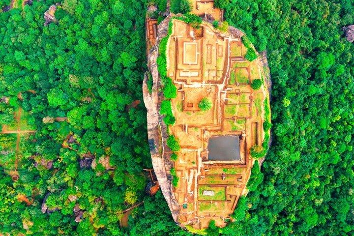 Sigiriya Day Trip from Colombo: Lion Rock, Dambulla Cave Temple