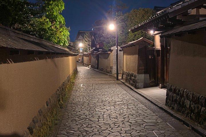 Kanazawa Night Tour Castle Samurai District and Optional Dinner