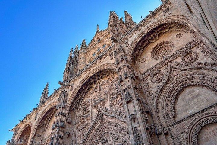 From Madrid: Ávila & Salamanca Guided Tour with Wall & Cathedral