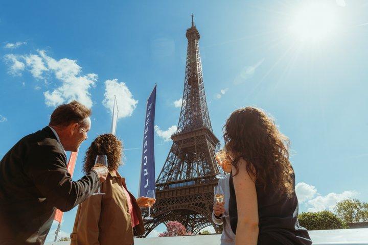 NEW Paris Food Tour by the Eiffel Tower: VIP Dinner & Champagne