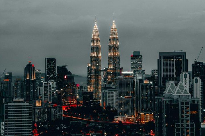 KLCC Lake of Symphony and The River Of Life Tour - Private