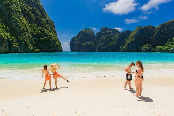 Phi Phi, Maya, Khai and Pileh Day Trip by Catamaran From Phuket
