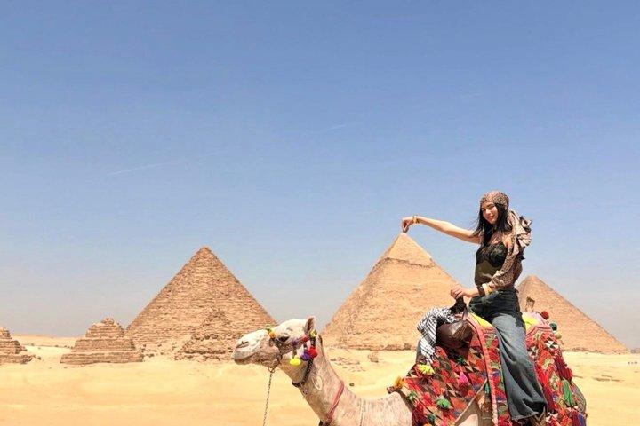 Explore Giza pyramids and khan Elkhalele bazaar city