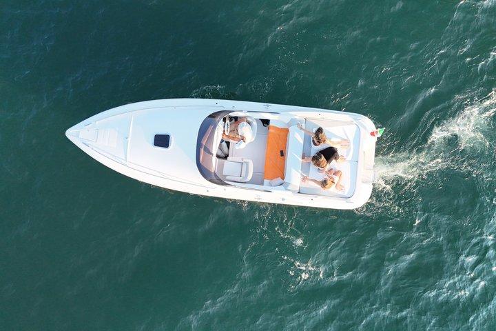 Lake Como Private Boat Tour with Stop in Bellagio or Varenna