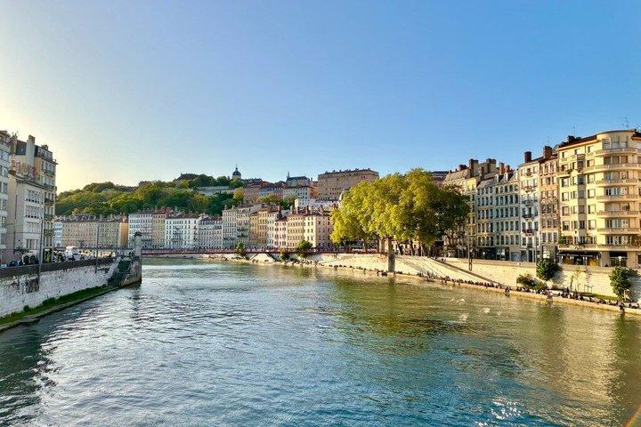 Lyon: Hidden Traboules and Old Town Walking Tour
