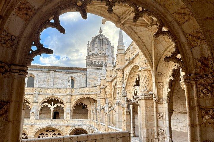Belém: Jerónimos Cloister + Pastel Tasting (Skip-the-Line Option)