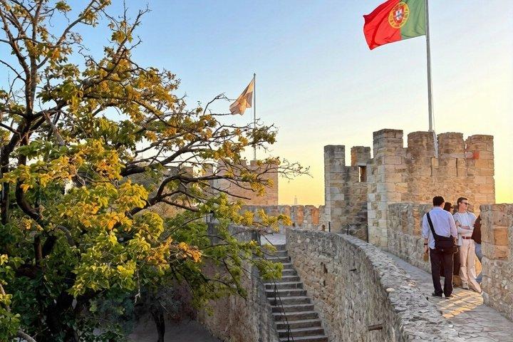 Lisbon Tour: Castle Skip-the-Line + Old Town (& Fado experience)
