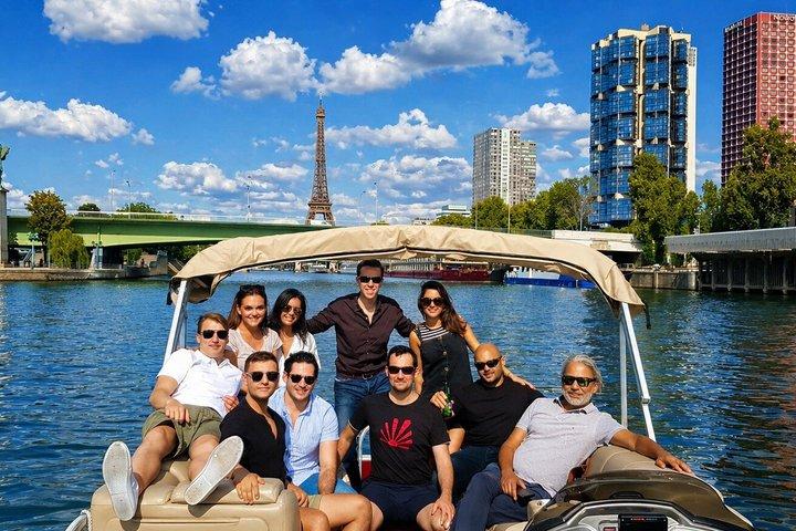Private cruise with Paris water way