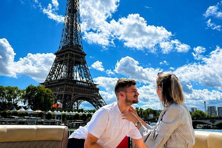 Private cruise with Paris water way