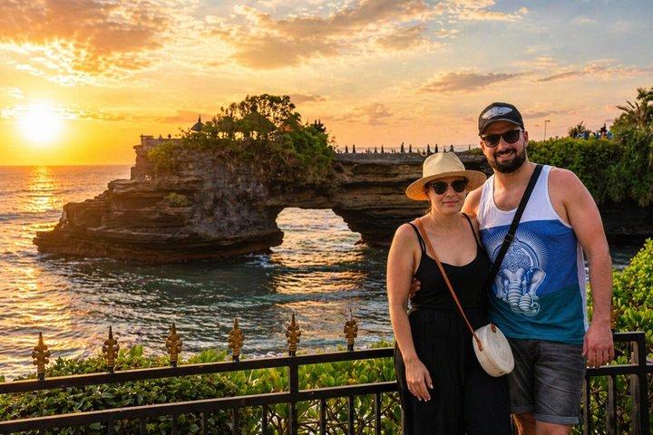 Tanah Lot and Uluwatu Temple Tour Including Seafood Dinner at Jimbaran Beach
