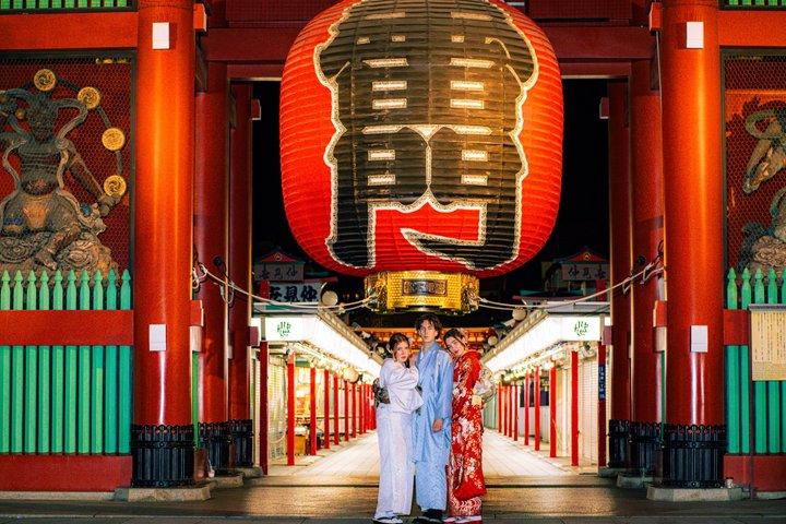Tokyo: Asakusa Guided Photoshoot Including Kimono Rental
