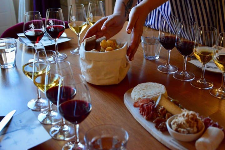 Lyon Wine Tasting: Small-Groups with a Professional Sommelier