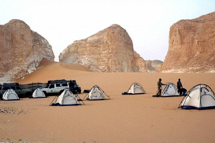 Private 3 Day Hiking Adventure in Bahariya Oasis and Gara Cave