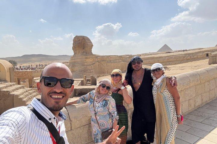 Private Giza Pyramids Tour with Egyptologist Guide