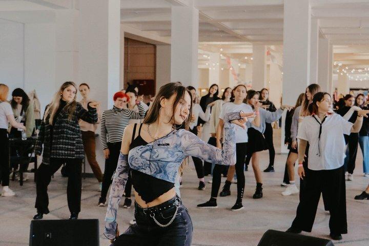 K-Pop Dance Class in Seoul with Fun Video Session