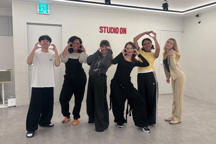 K-Pop Dance Class in Seoul with Fun Video Session