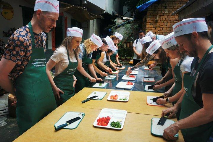 Yangshuo Cooking Class with Market Trip
