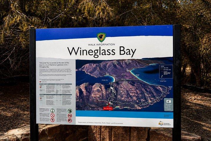 Wineglass Bay and Freycinet National Park Day Tour in Hobart