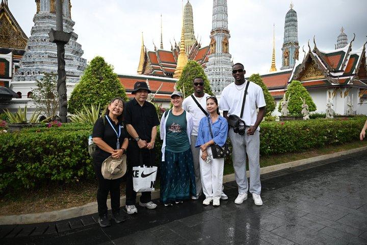 Bangkok : Grand Palace, Wat Pho & Wat Arun Guided Experience