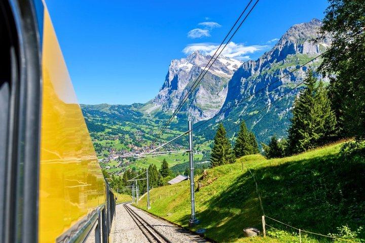 Jungfraujoch Top of Europe - Guided Day Trip with Eiger Express