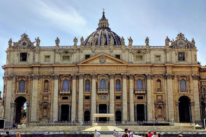 Vatican: St.Peters Basilica Priority Entrance With Audio guide