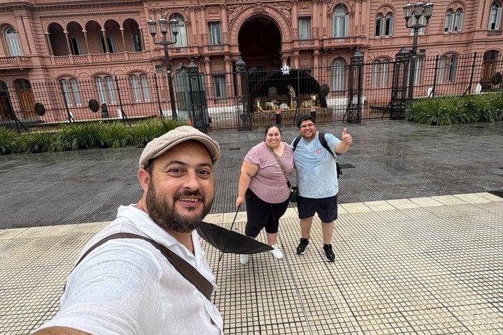 Buenos Aires Like a Local: Private City Tour in Premium Car