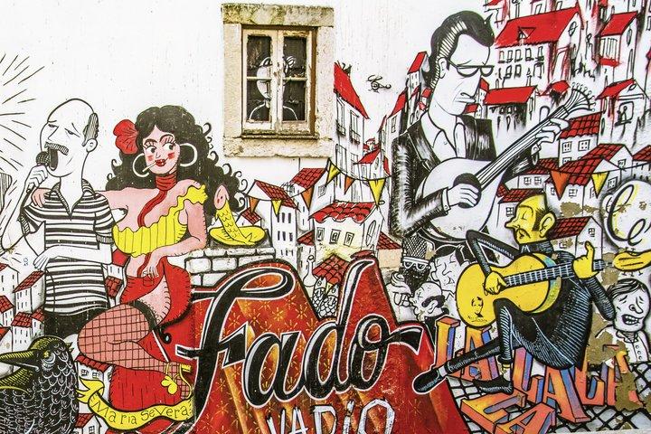 Alfama Photo Walk – Lisbon Photography Experience Led by a Local