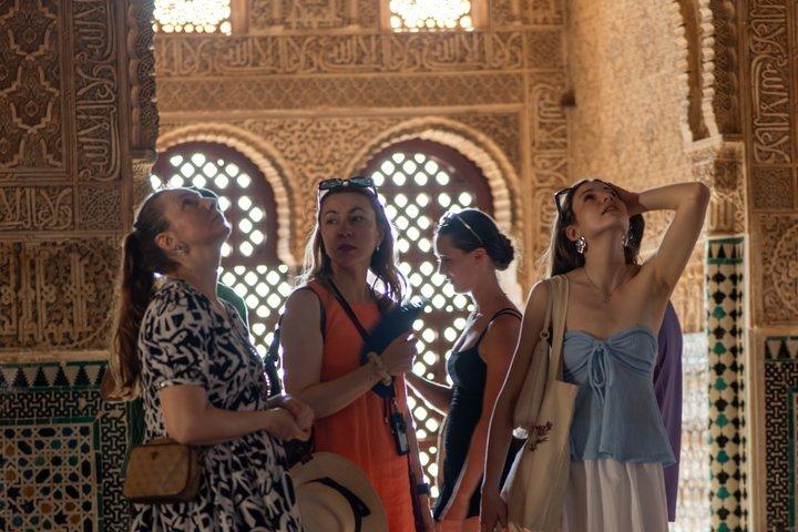Alhambra Private Tour with Nasrid Palaces tickets