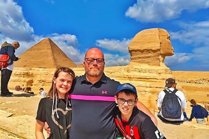 Best Private Full Day Tour to Giza Pyramids, Sphinx, Citadel and Old Cairo