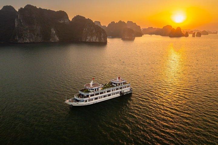 2-Day Explore Peaceful Bai Tu Long Bay with Scenic Swan Cruise