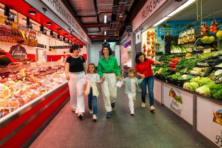 Madrid Food Tour in a Neighborhood Market with Churros