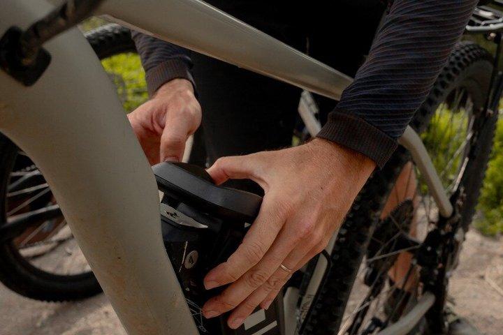 E-bike from Sintra Mountains to Cascais Sea with pickup in Lisbon