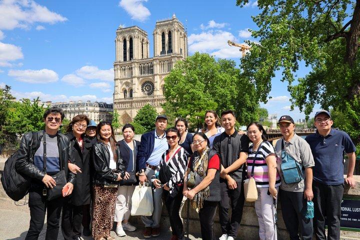 PARIS -Full day tour in van for groups (up to 14 ppl) with PHOTOS