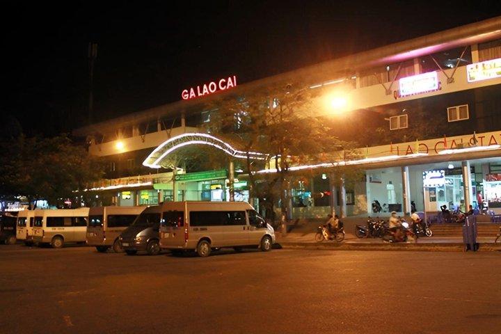 Private Car: From SaPa To Lao Cai Train Station