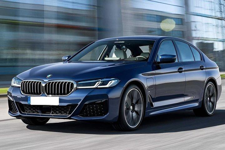 Arrival Private Transfer from Dubai Airport DWC to Dubai by car or SUV
