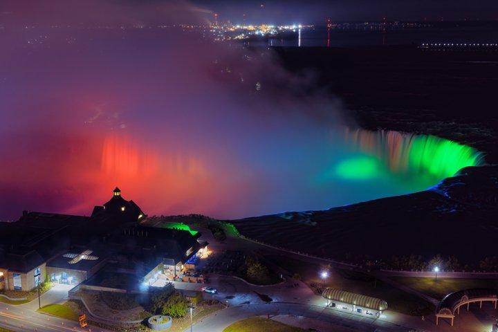 Niagara Falls Night Tour with Maid of the Mist and Fireworks