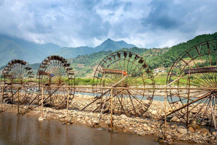 Vietnam Unveiled: Halong Bay Cruise, Pu Luong & Ancient Towns