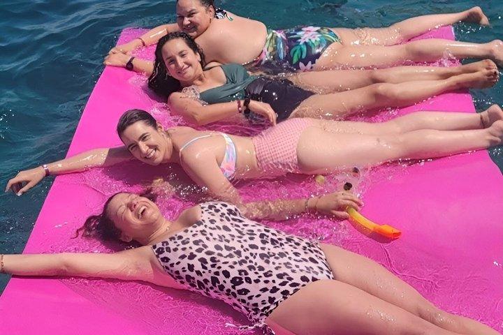 Private Cabo Tour -Arch Cruise, Snorkel, Food & Open Bar 1-20 ppl
