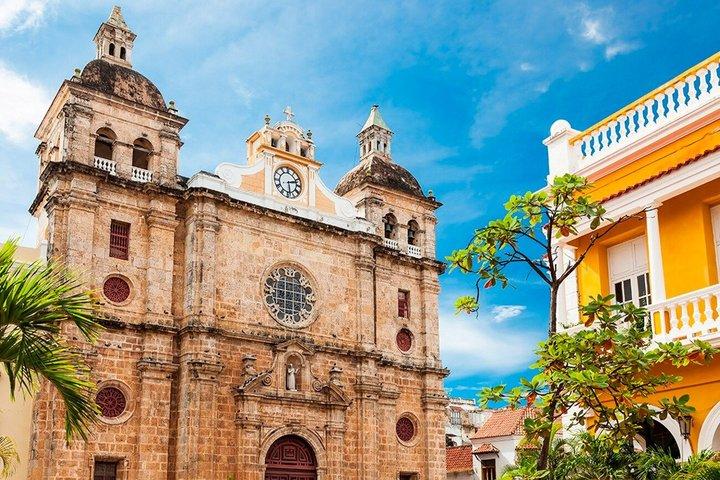 Cartagena City Tour with San Felipe Castle and Emerald Museum