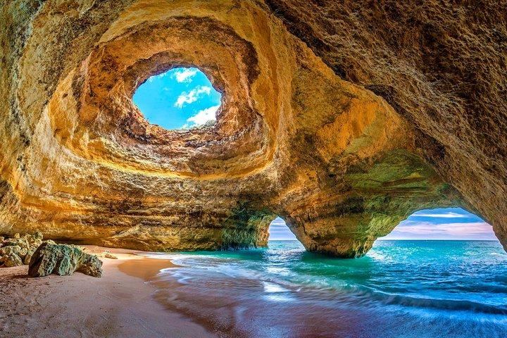 Private Yacht Cruise to the Benagil Caves & Marina Beach